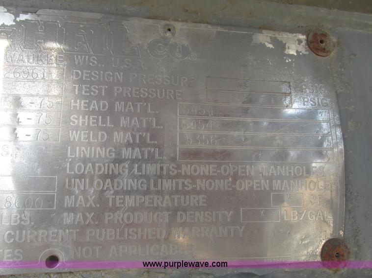 image for item H4710 1975 Heil 40' tanker trailer