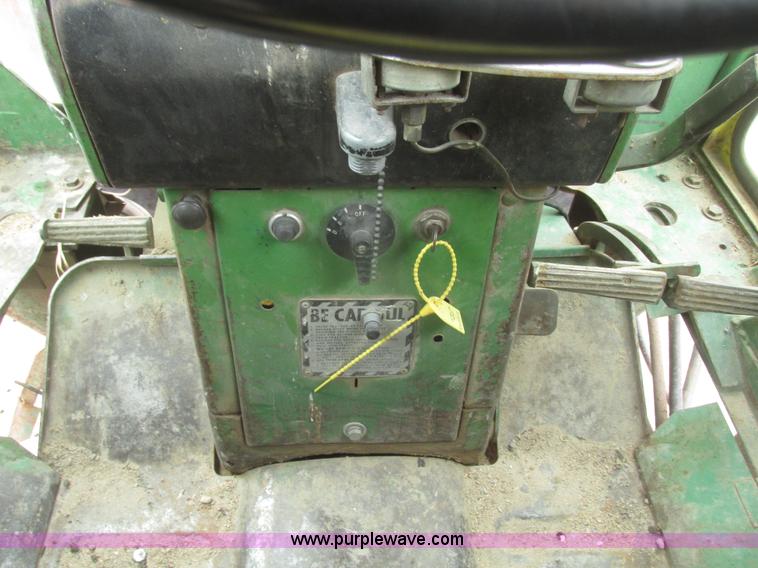 image for item H4712 John Deere 4020 tractor