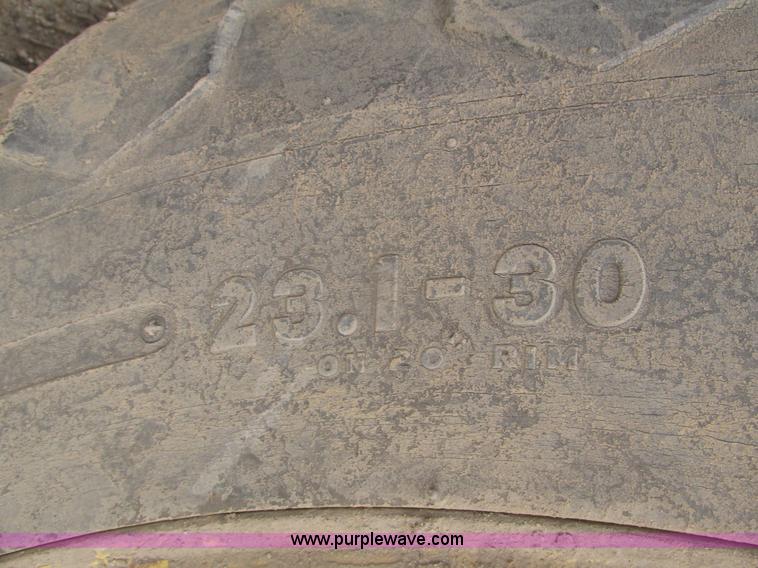 image for item H4712 John Deere 4020 tractor