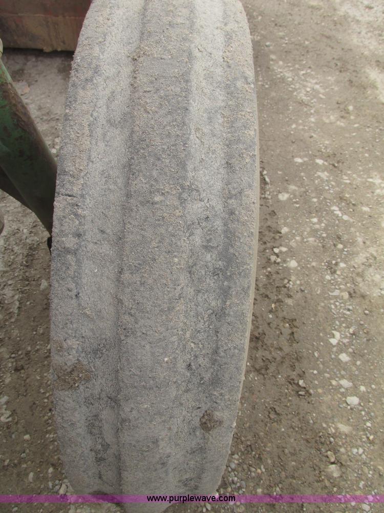 image for item H4712 John Deere 4020 tractor