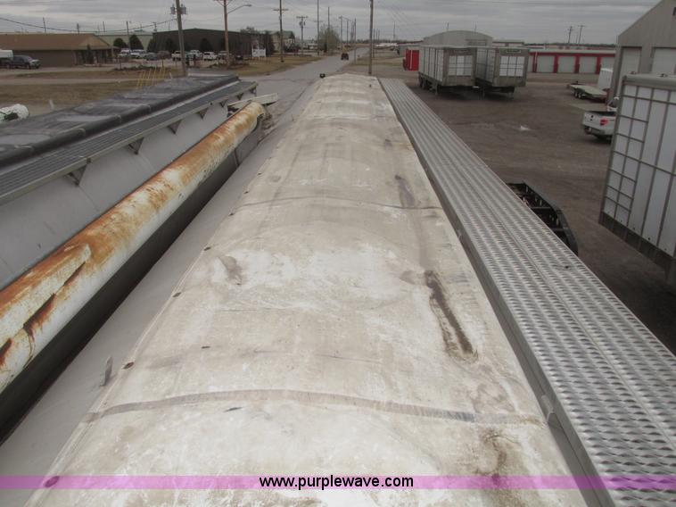 image for item H4719 1998 Ledwell bulk feed trailer