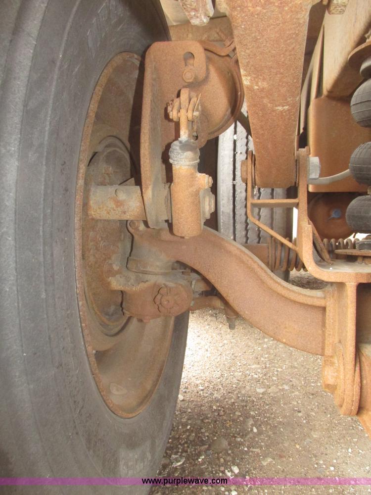 image for item H4719 1998 Ledwell bulk feed trailer