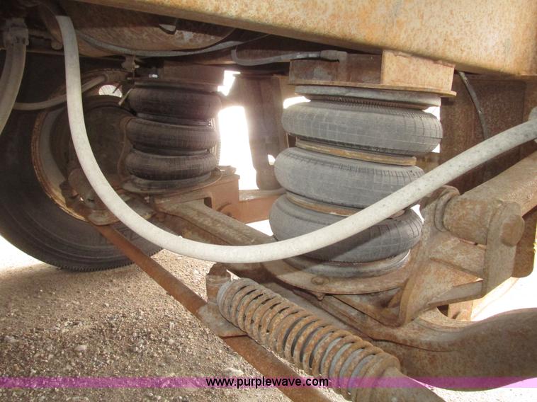 image for item H4719 1998 Ledwell bulk feed trailer