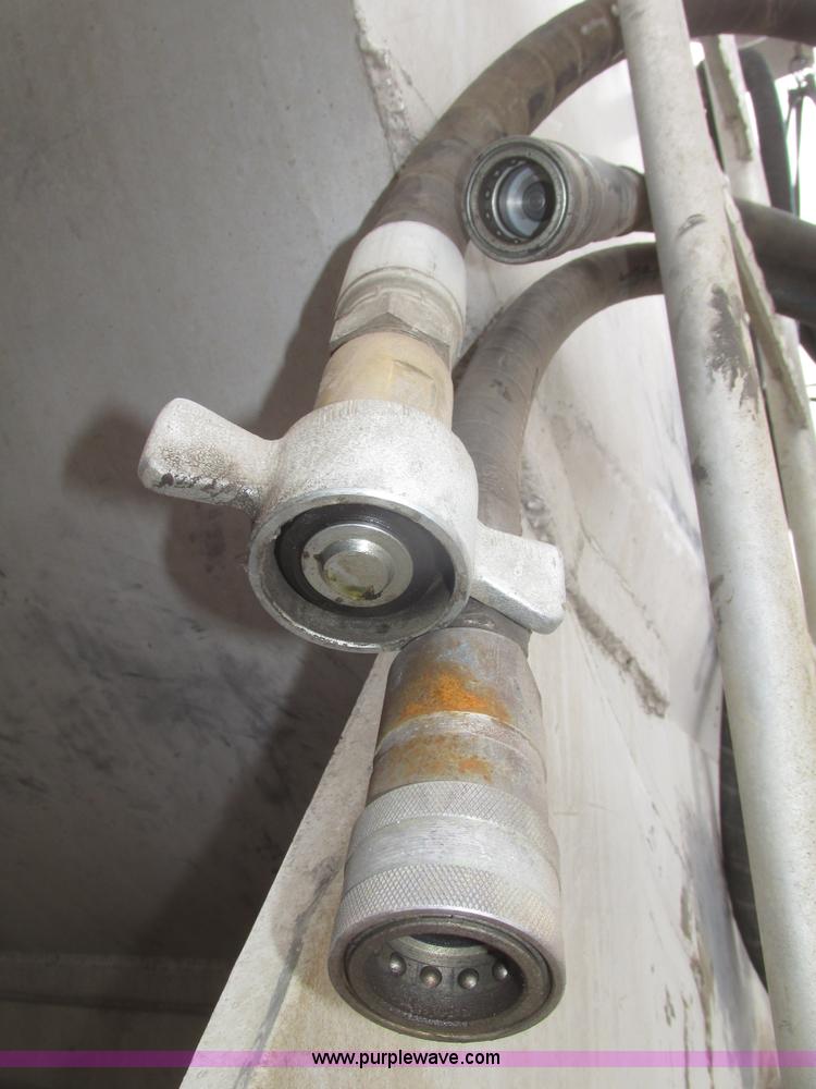 image for item H4720 1996 CEI Pacer bulk feed trailer