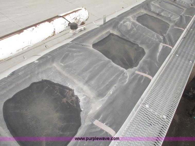 image for item H4720 1996 CEI Pacer bulk feed trailer