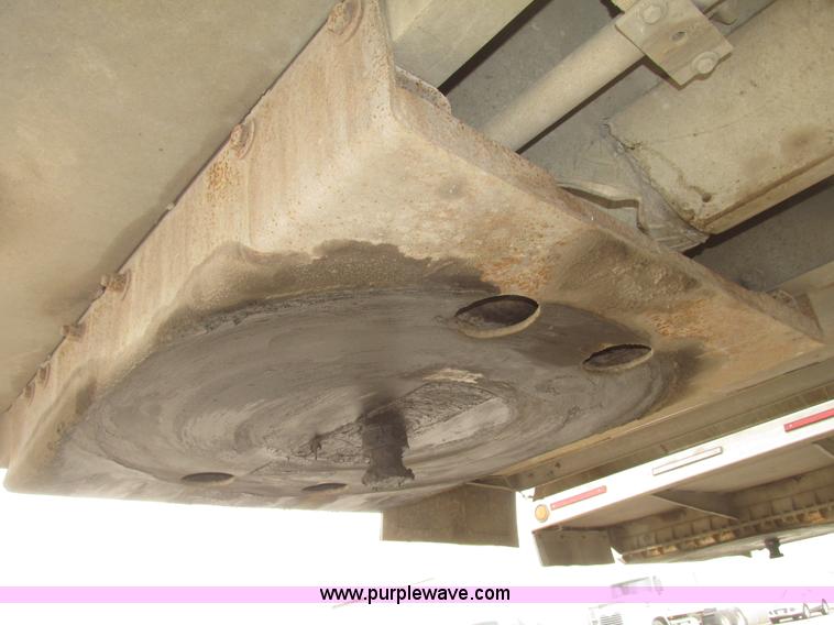 image for item H4720 1996 CEI Pacer bulk feed trailer