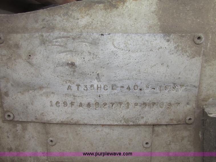 image for item H4720 1996 CEI Pacer bulk feed trailer