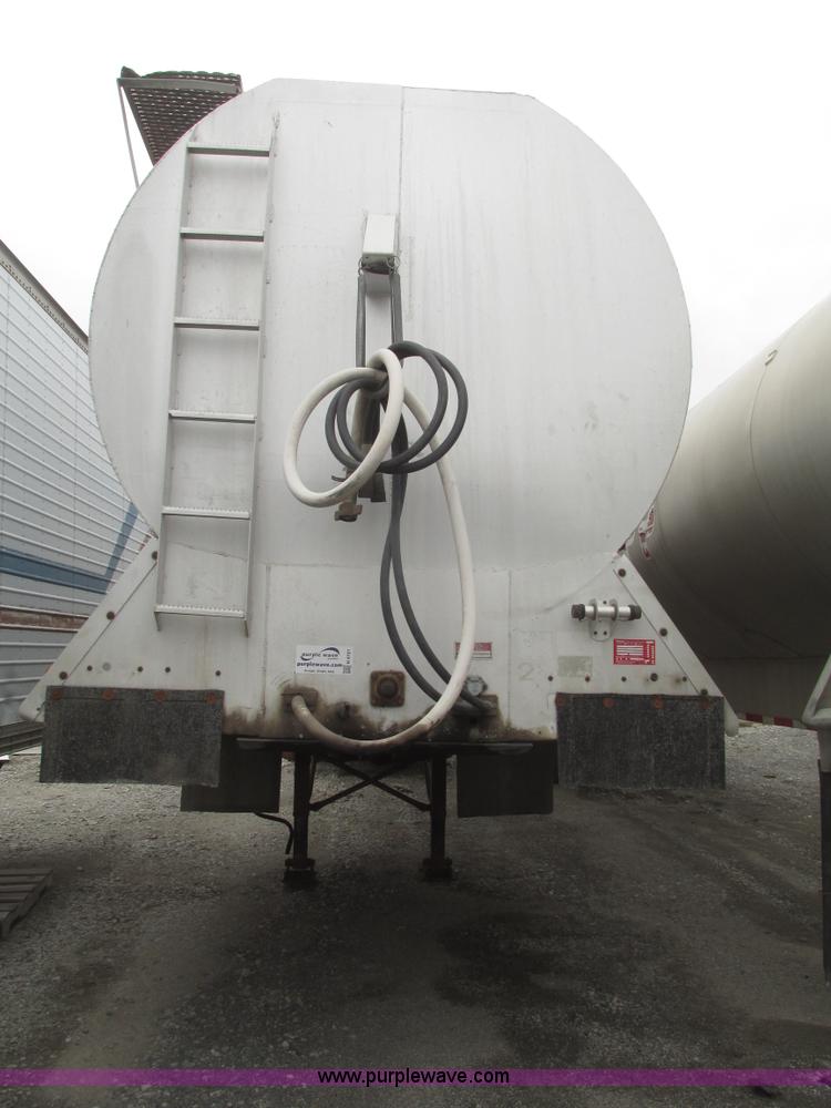 image for item H4721 1989 Pacer bulk feed trailer