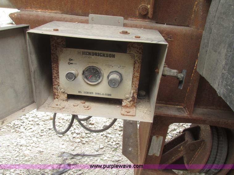 image for item H4721 1989 Pacer bulk feed trailer