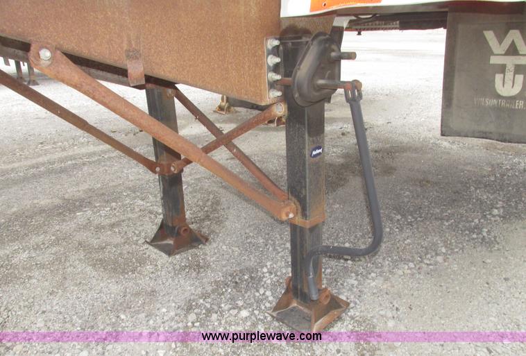 image for item H4721 1989 Pacer bulk feed trailer