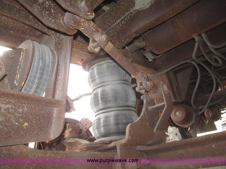 image for item H4721 1989 Pacer bulk feed trailer