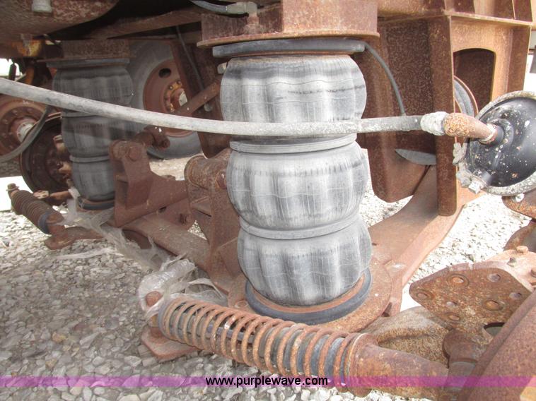 image for item H4721 1989 Pacer bulk feed trailer