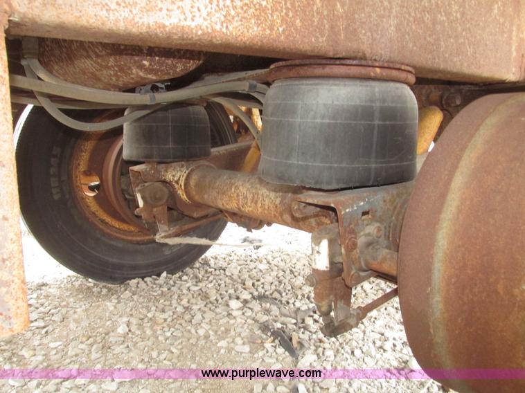 image for item H4721 1989 Pacer bulk feed trailer