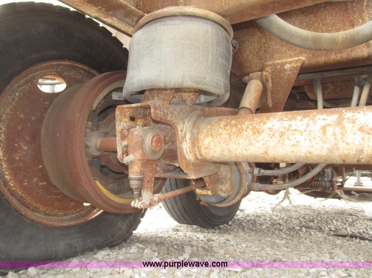 image for item H4721 1989 Pacer bulk feed trailer