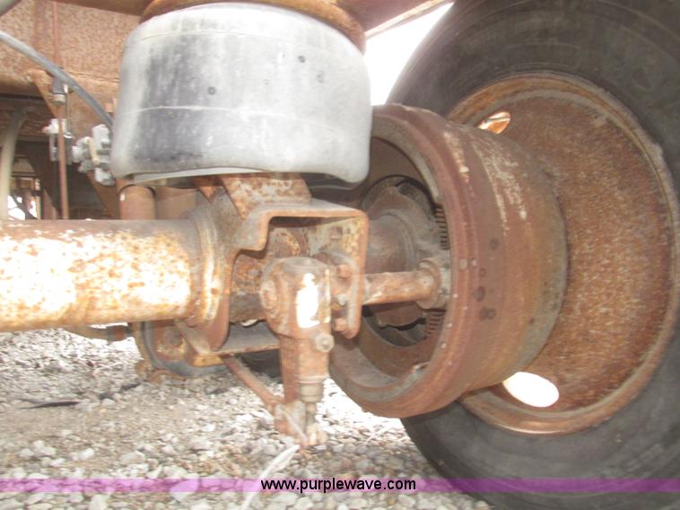 image for item H4721 1989 Pacer bulk feed trailer