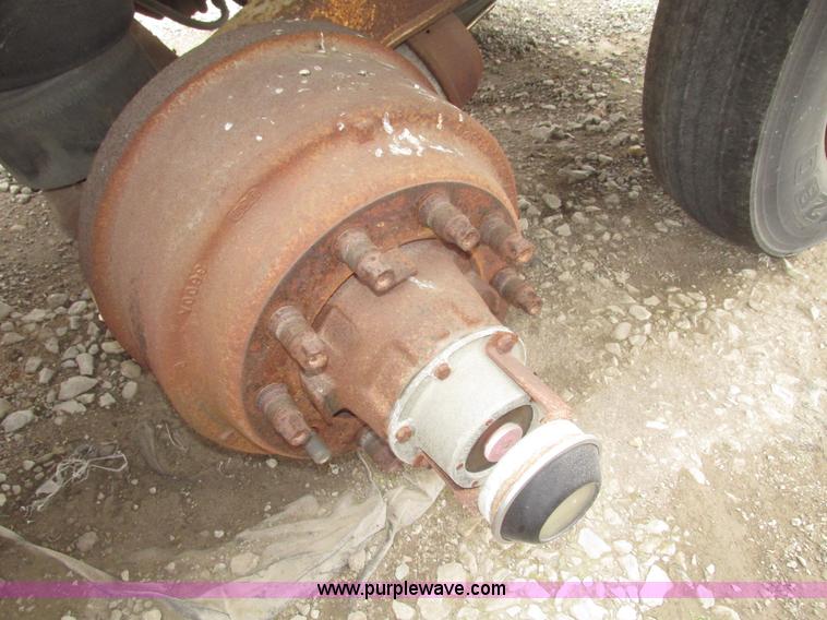 image for item H4722 2000 Ledwell bulk feed trailer