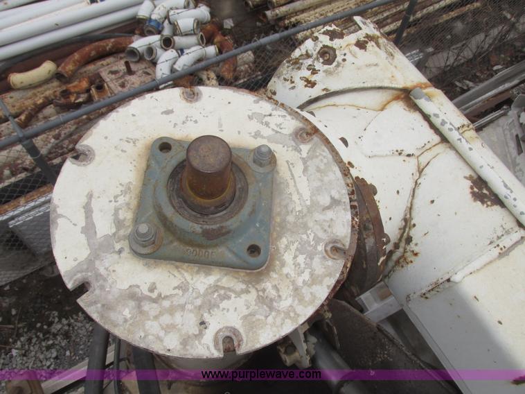 image for item H4723 2001 Ledwell bulk feed trailer