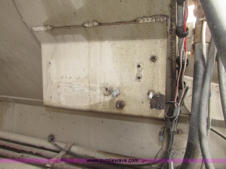 image for item H4723 2001 Ledwell bulk feed trailer