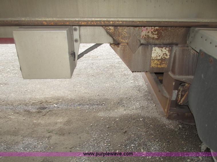 image for item H4723 2001 Ledwell bulk feed trailer