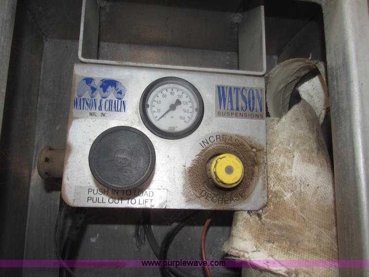 image for item H4723 2001 Ledwell bulk feed trailer