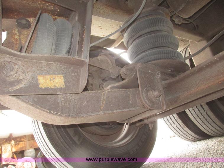 image for item H4723 2001 Ledwell bulk feed trailer