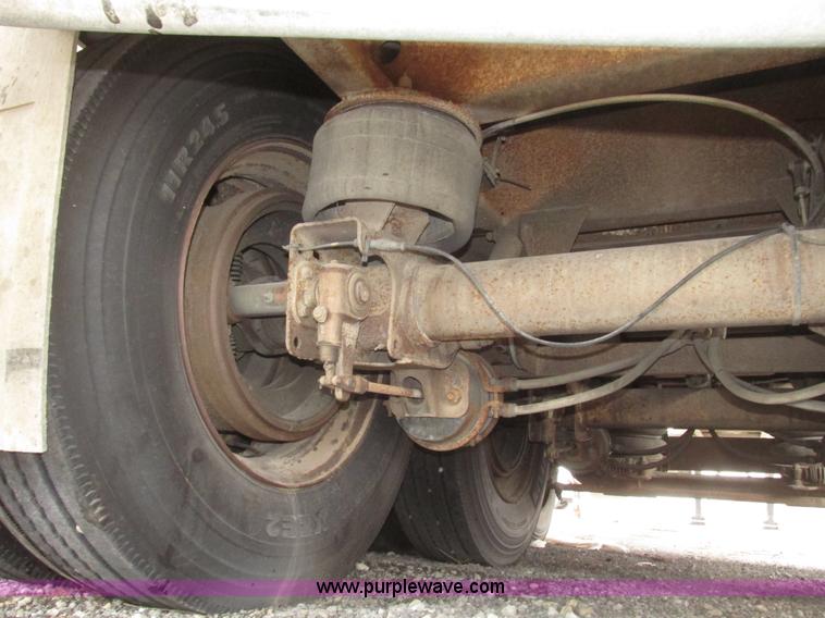 image for item H4723 2001 Ledwell bulk feed trailer