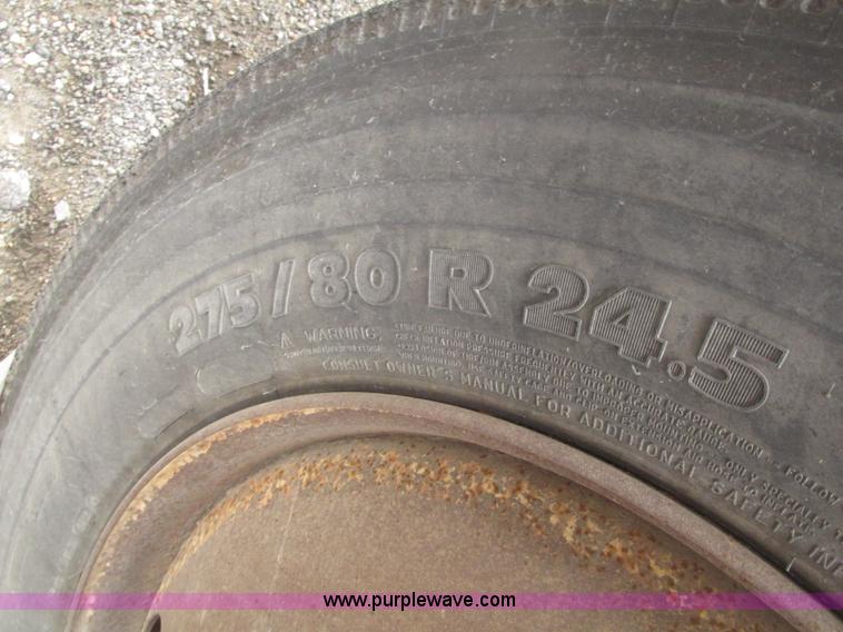 image for item H4723 2001 Ledwell bulk feed trailer