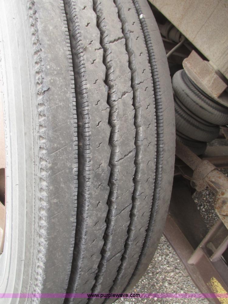 image for item H4723 2001 Ledwell bulk feed trailer