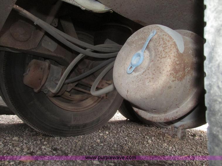 image for item H4724 2000 Ledwell bulk feed trailer