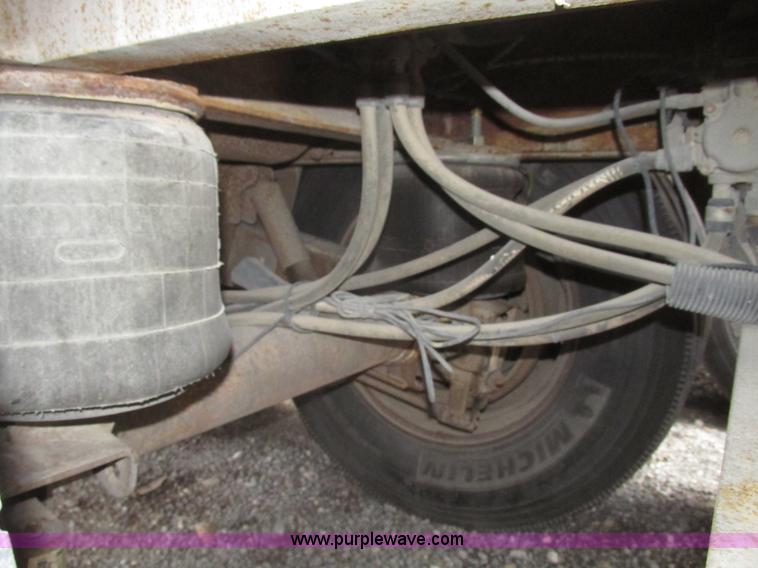 image for item H4724 2000 Ledwell bulk feed trailer