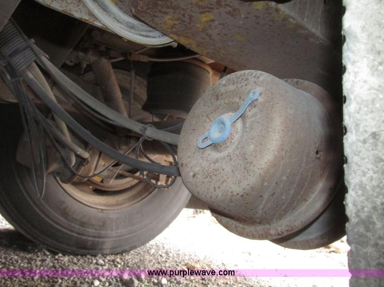 image for item H4724 2000 Ledwell bulk feed trailer