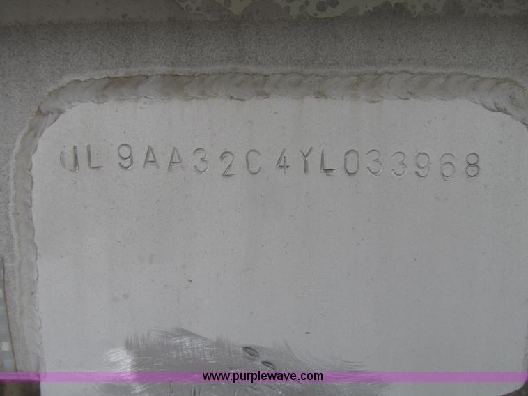 image for item H4724 2000 Ledwell bulk feed trailer