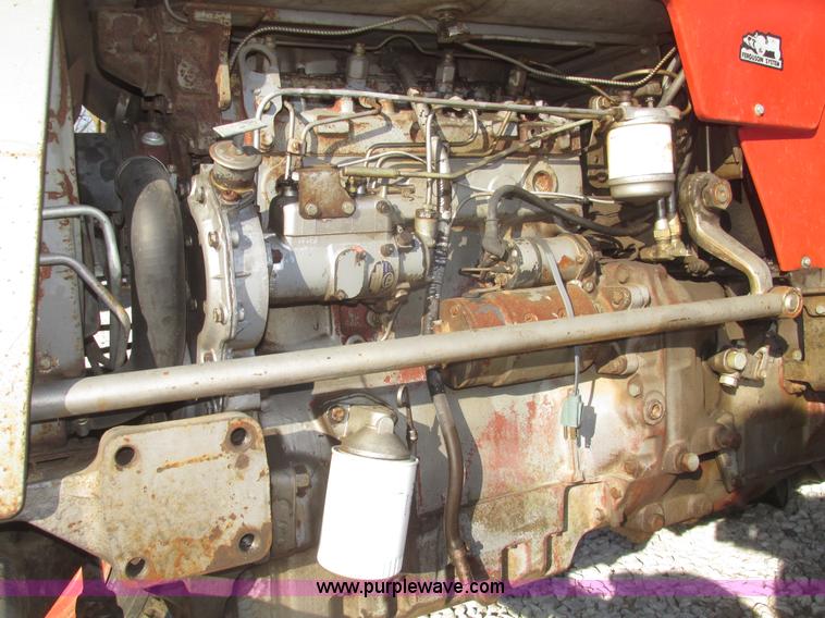 image for item H4736 1974 Massey-Ferguson 175 row crop tractor