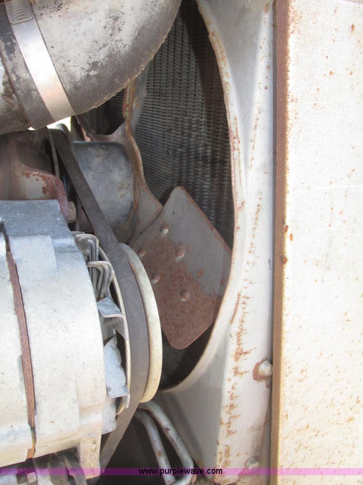 image for item H4736 1974 Massey-Ferguson 175 row crop tractor