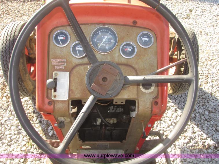 image for item H4736 1974 Massey-Ferguson 175 row crop tractor