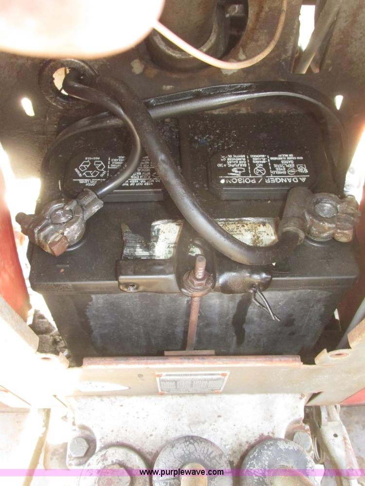 image for item H4736 1974 Massey-Ferguson 175 row crop tractor