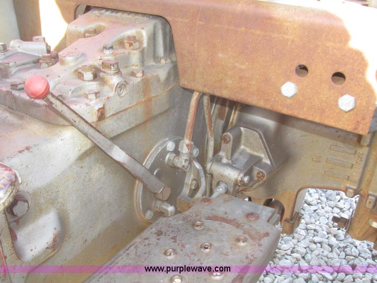 image for item H4736 1974 Massey-Ferguson 175 row crop tractor