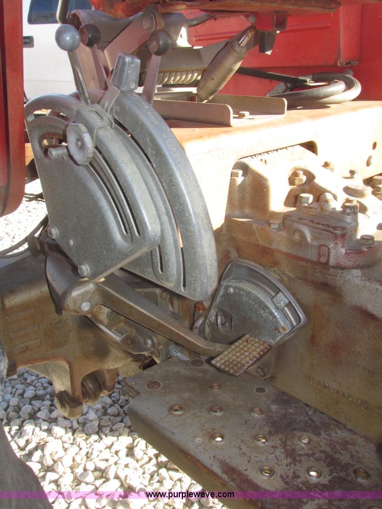 image for item H4736 1974 Massey-Ferguson 175 row crop tractor