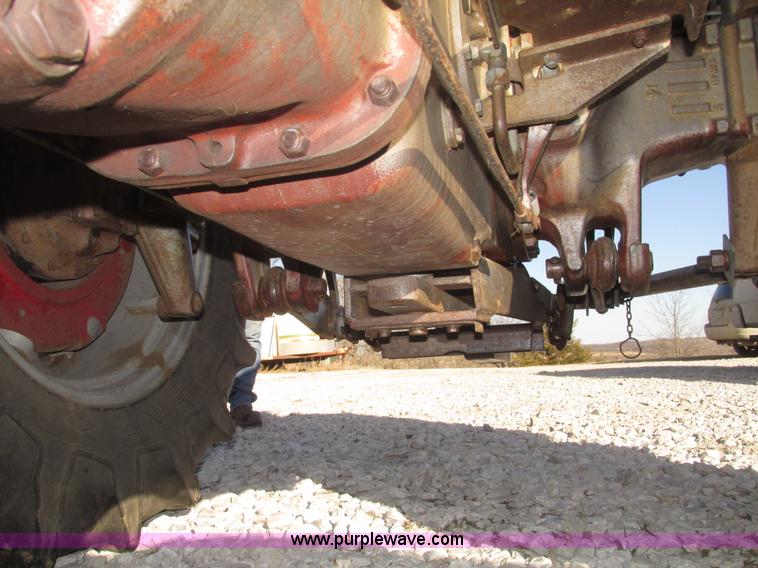 image for item H4736 1974 Massey-Ferguson 175 row crop tractor