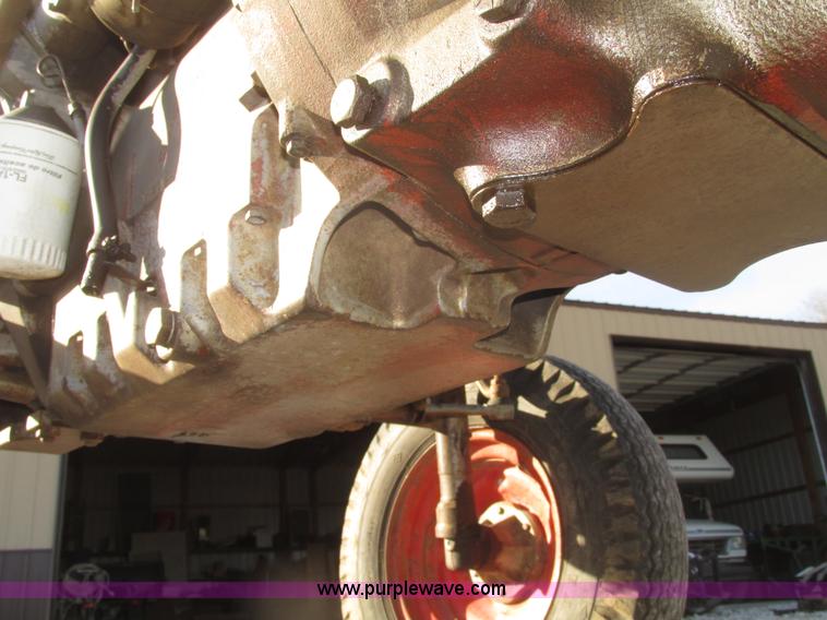 image for item H4736 1974 Massey-Ferguson 175 row crop tractor