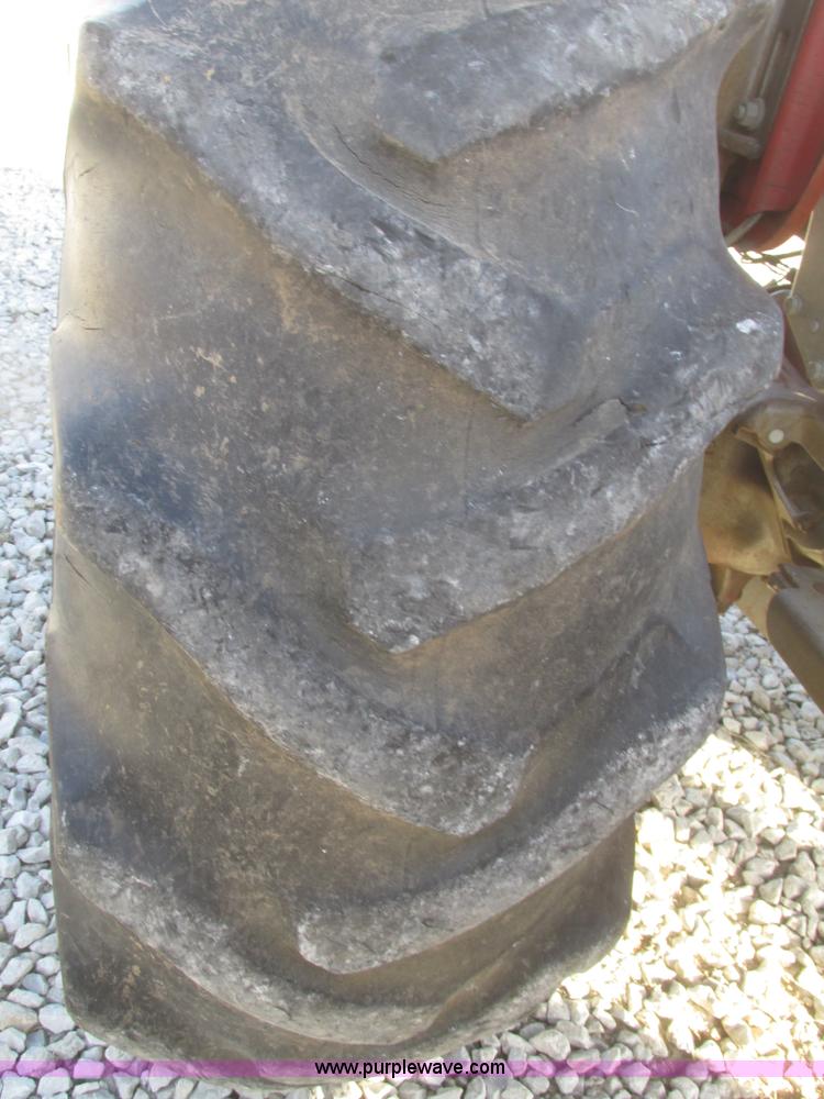 image for item H4736 1974 Massey-Ferguson 175 row crop tractor