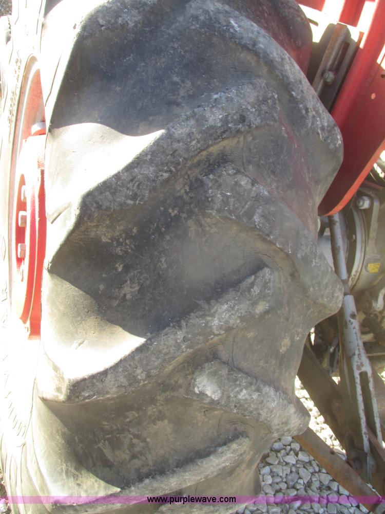 image for item H4736 1974 Massey-Ferguson 175 row crop tractor