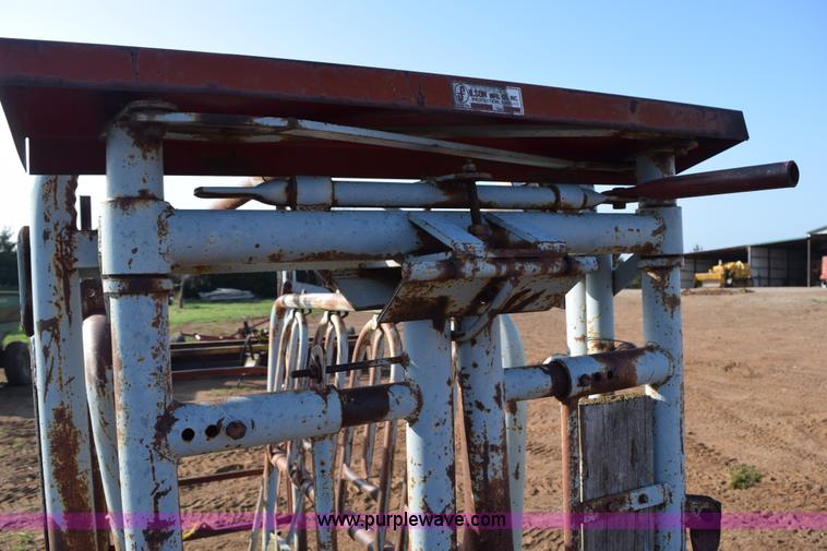 image for item H5209 Filson squeeze chute