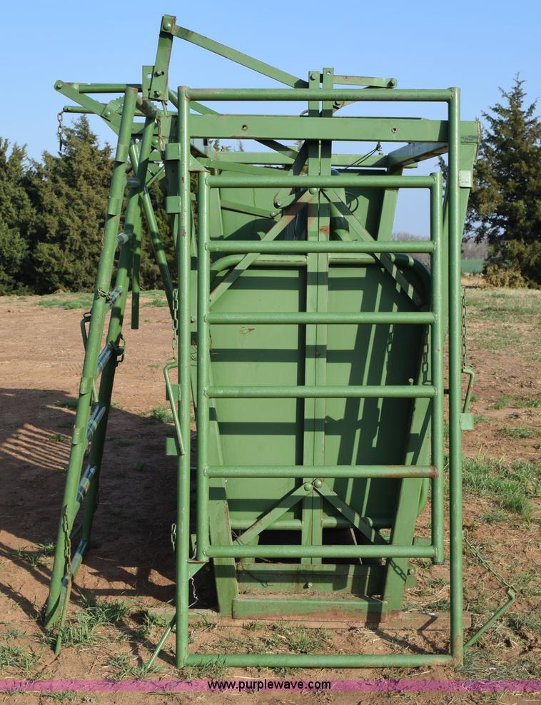 image for item H5210 Powder River squeeze chute