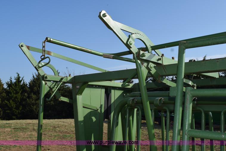 image for item H5210 Powder River squeeze chute