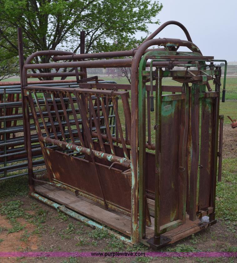 image for item H5221 Big Valley squeeze chute