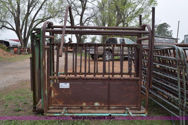 image for item H5221 Big Valley squeeze chute