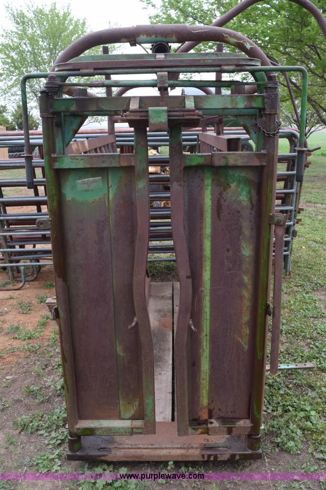 image for item H5221 Big Valley squeeze chute