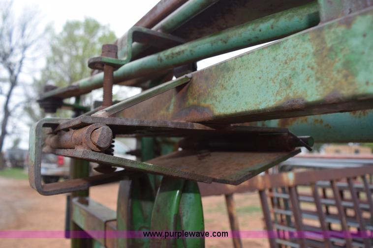 image for item H5221 Big Valley squeeze chute