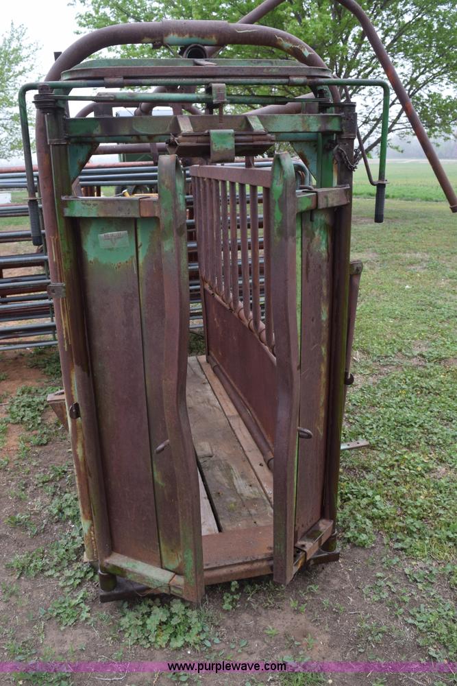 image for item H5221 Big Valley squeeze chute